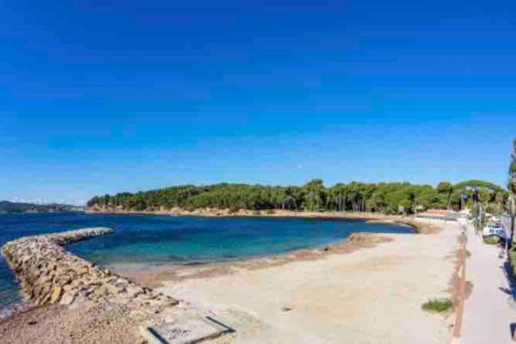 Charmant Studio A Saint Mandrier Sur Mer Appartement Buitenkant foto